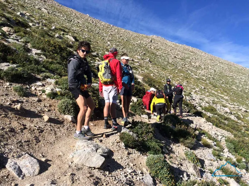 Despues de festejar y recibir a las chicas, bajamos todos juntos para cerrar la travesia. Foto: Gustavo Reyes