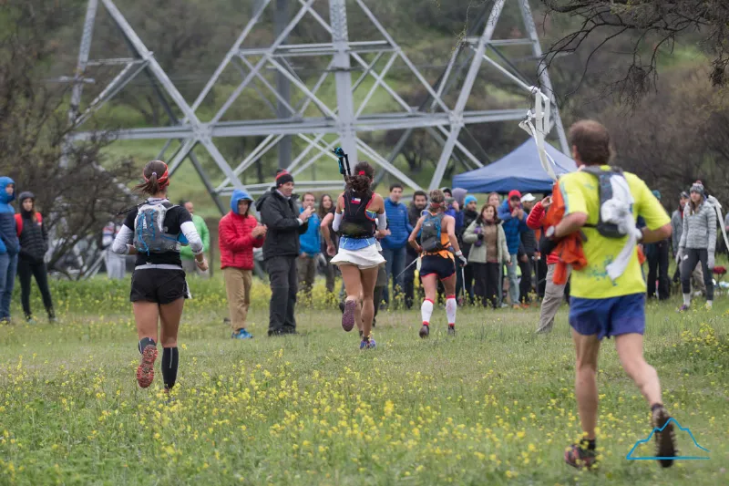 El trío lider comenzando la travesia, llegando al PC1 en el km 12,5. Foto: Rodrigo Lizama | Trail Running Argentina