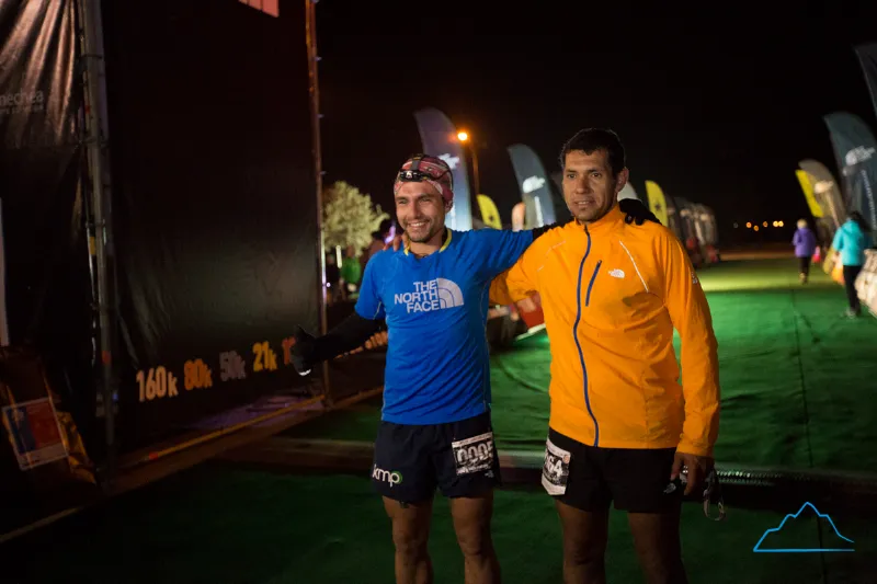 Ferrari y Reyes dieron una verdadera lección de Trail Running. Foto: Rodrigo Lizama | Trail Running Argentina