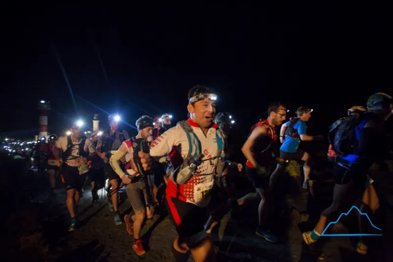 La alegría de uno de los nuestros, Eduardo Reyes, a metros de salir. Foto: Rodrigo Lizama | Trail Running Argentina.
