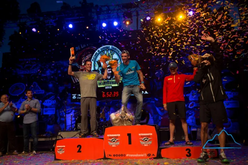 Los ganadores del día: 2. Dani García, 1. Luis Alberto Hernando (Nuevo récord: 6:52:39), 3. Blake Hose.