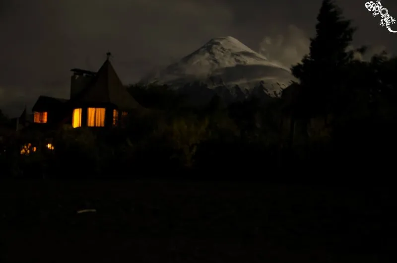 El Volcán Osorno, la noche anterior a la carrera. Foto: Paolo Avila