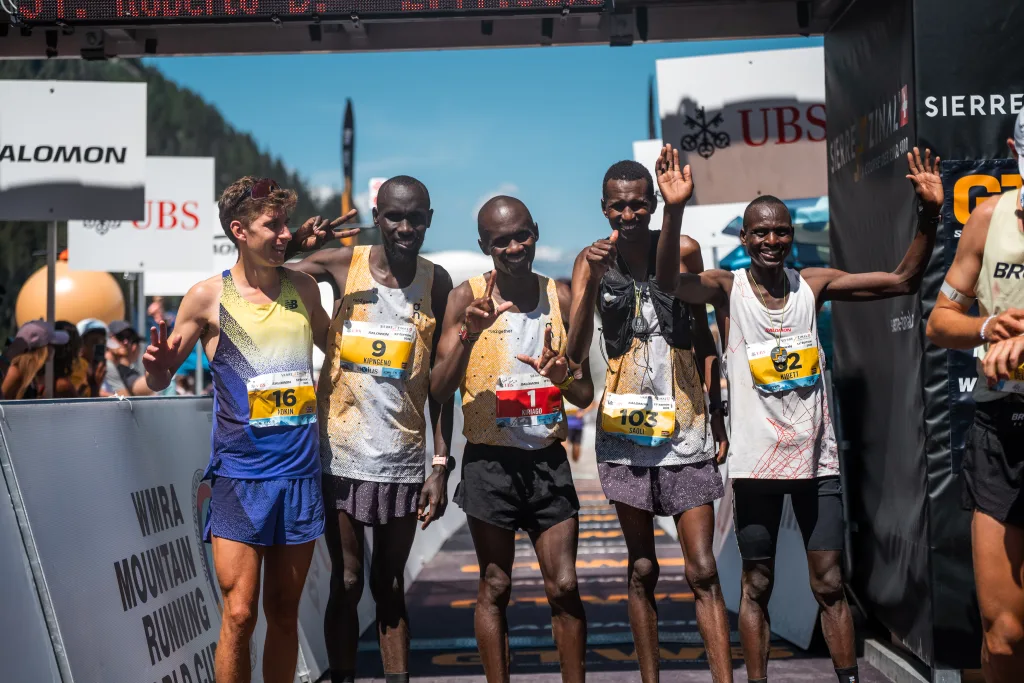 Los cinco primeros en Zinal: Jacob Adkin (16, 4º), Patrick Kipngeno (9, 2º), Philemon Ombogo Kiriago (1, ganador), Michael Selelo Saoli (103, 3º) y Timothy Kibett (82, 5º). Foto: Koastal Forest / Golden Trail World Series